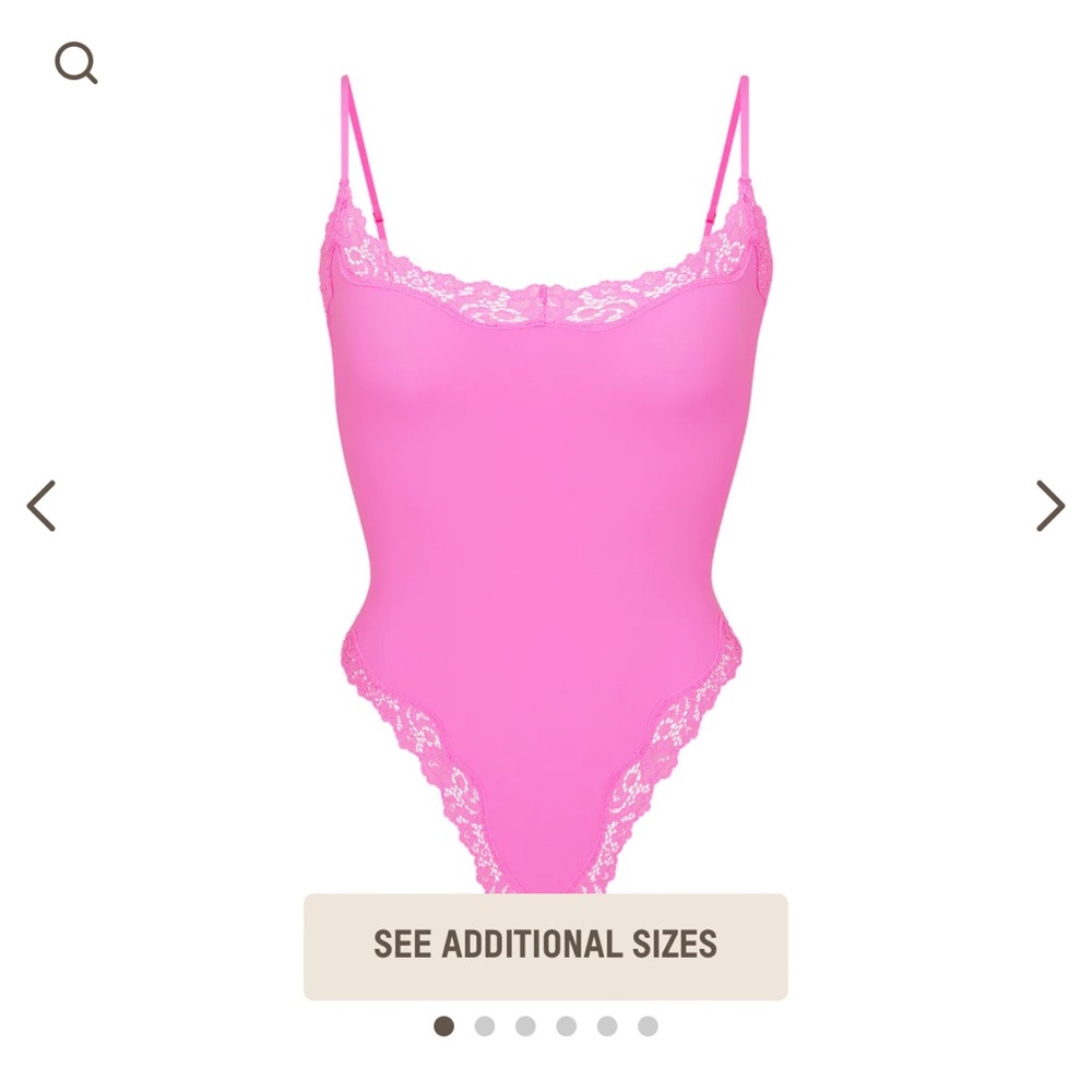 FITS EVERYBODY LACE CAMI BODYSUIT